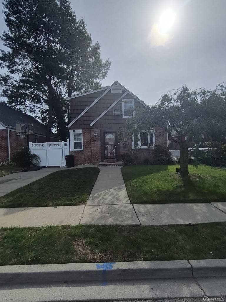 204 Wellington Road photo 1