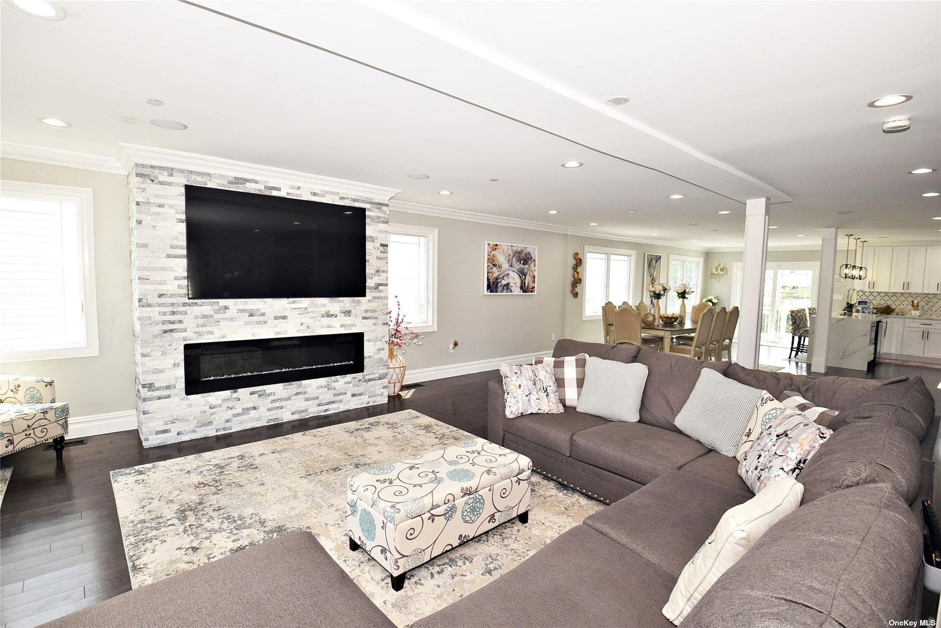 46 E Fulton Street thumbnail 19