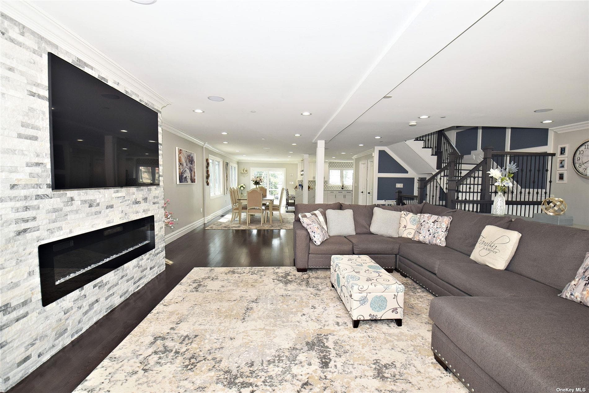 46 E Fulton Street thumbnail 18