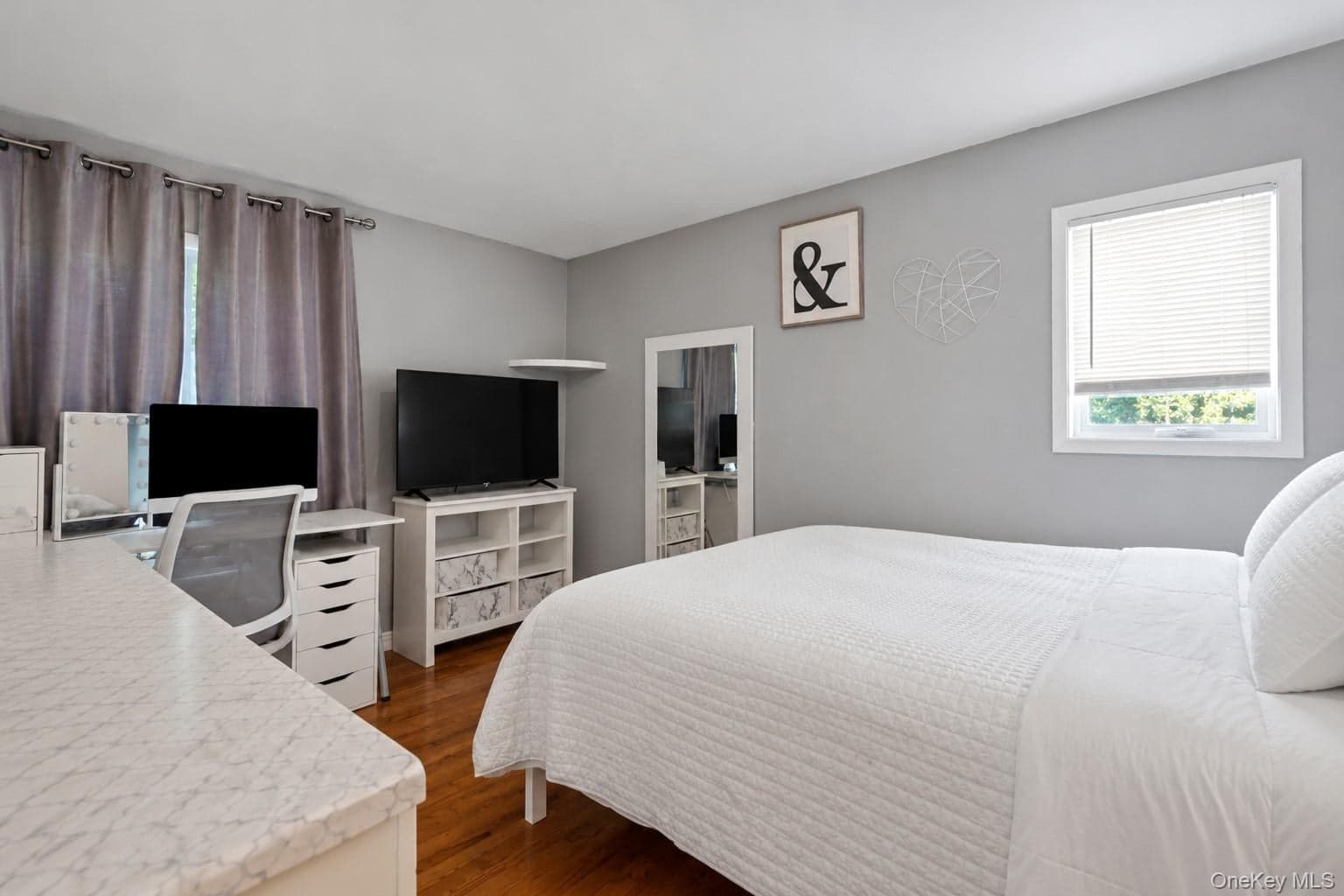 145 Thames Street thumbnail 17