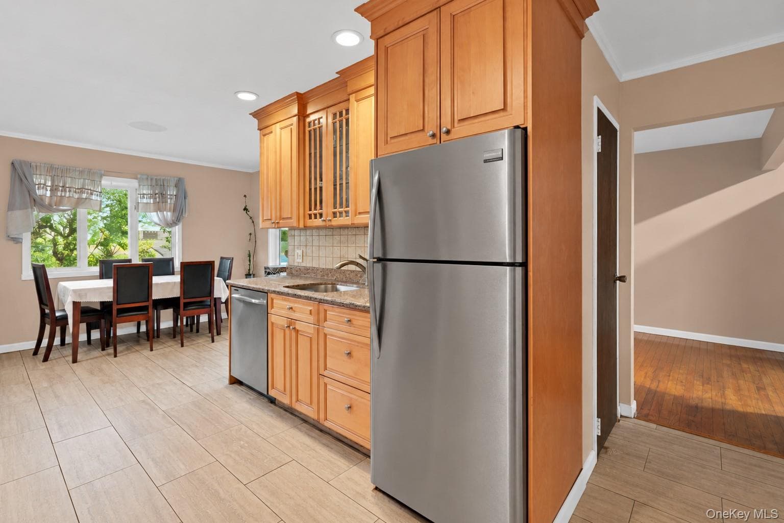 145 Thames Street thumbnail 9