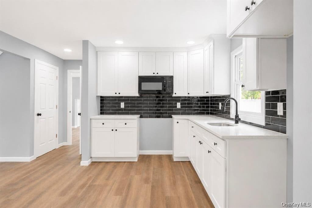 779 Peconic Avenue thumbnail 20