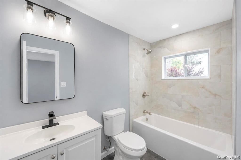 779 Peconic Avenue thumbnail 27