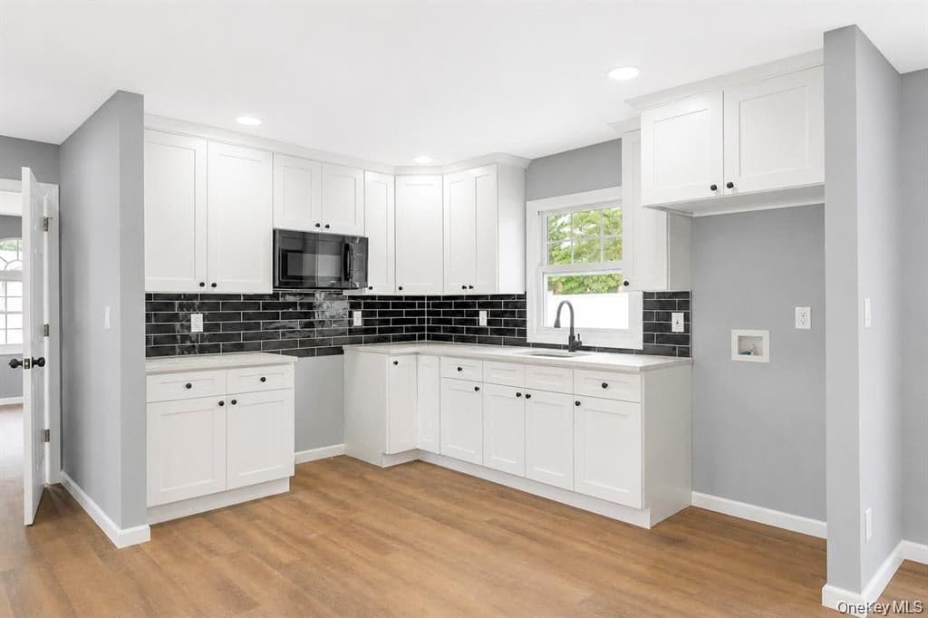 779 Peconic Avenue thumbnail 19