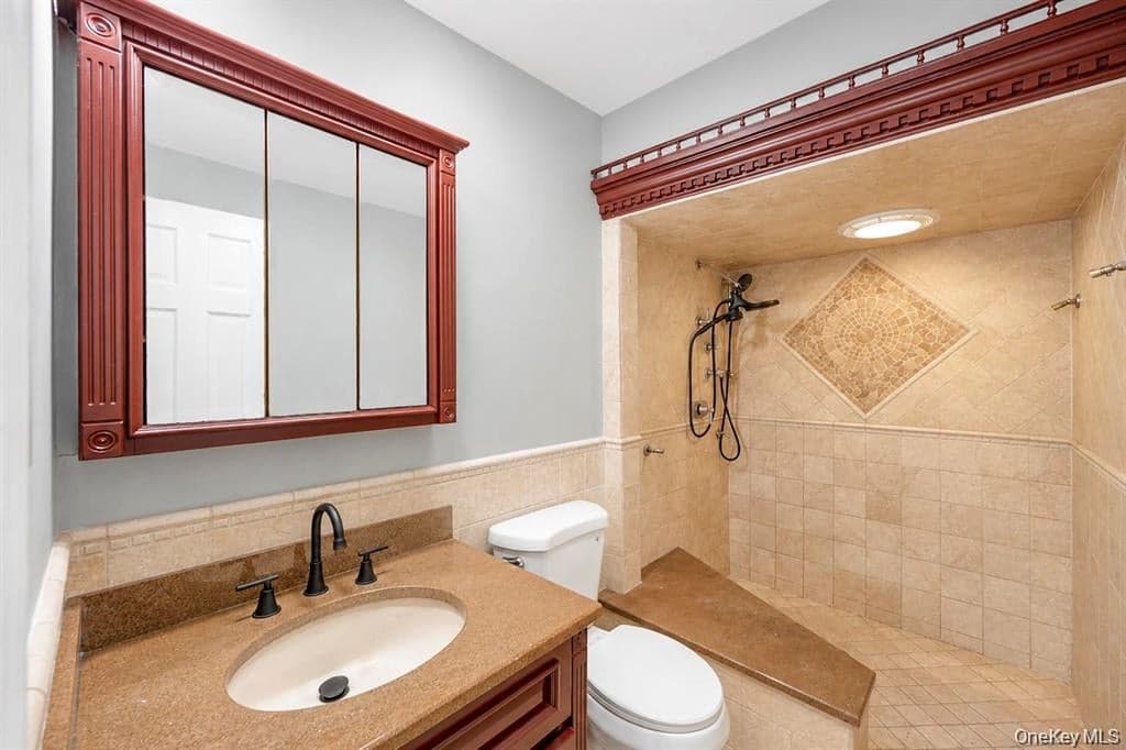 779 Peconic Avenue thumbnail 22