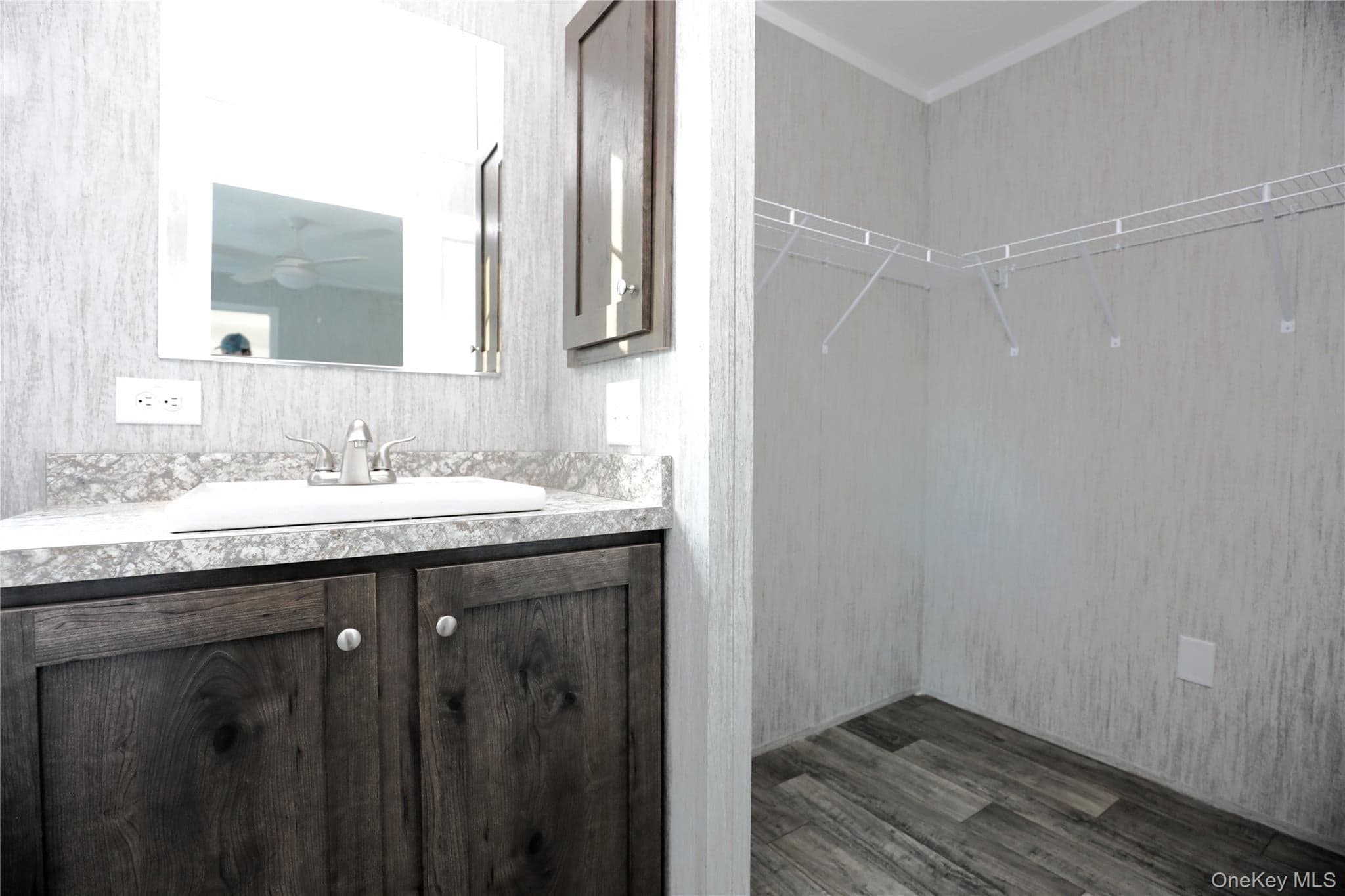414 Joslen Boulevard Unit: 1 thumbnail 6