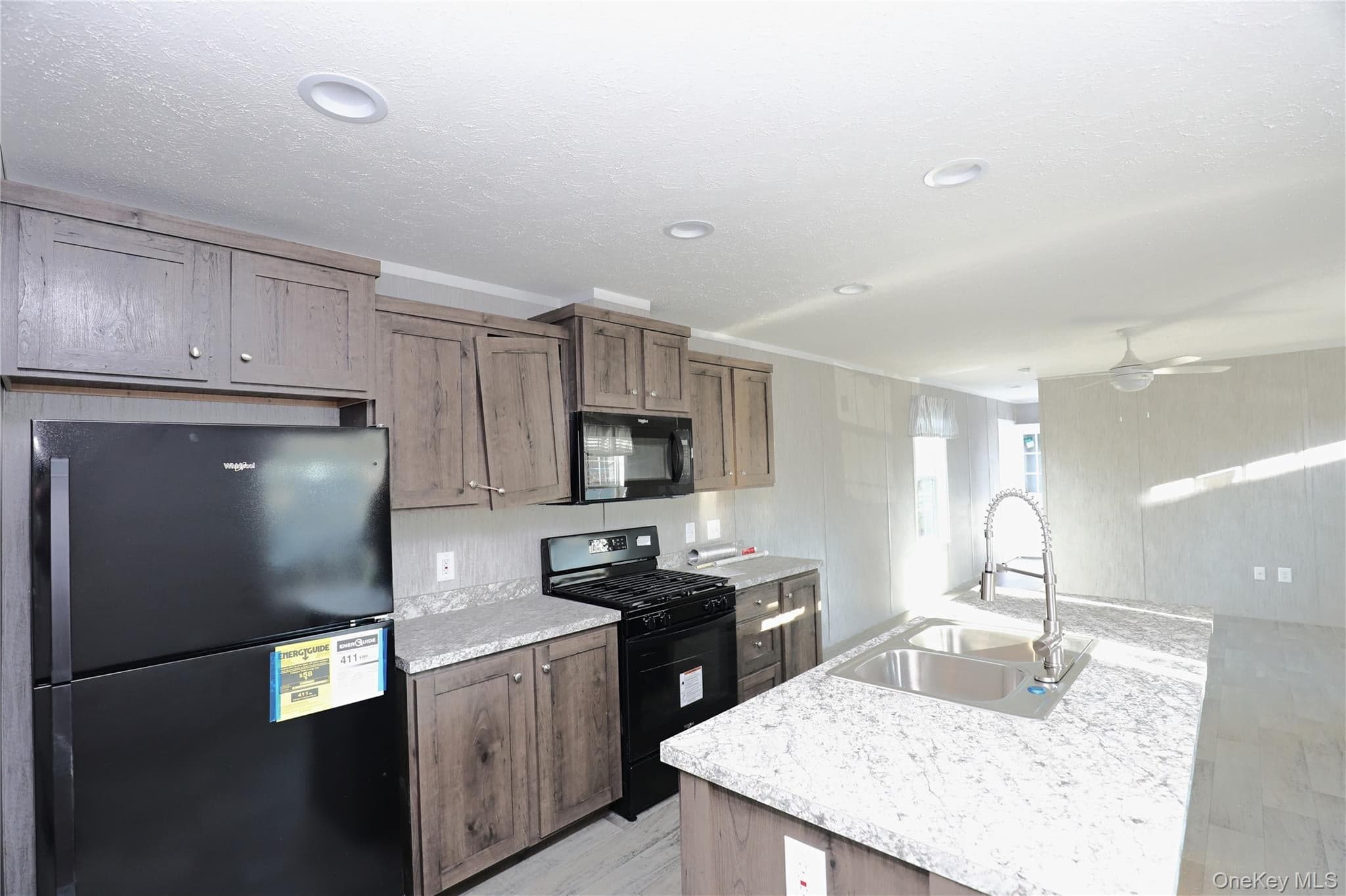 414 Joslen Boulevard Unit: 1 thumbnail 3