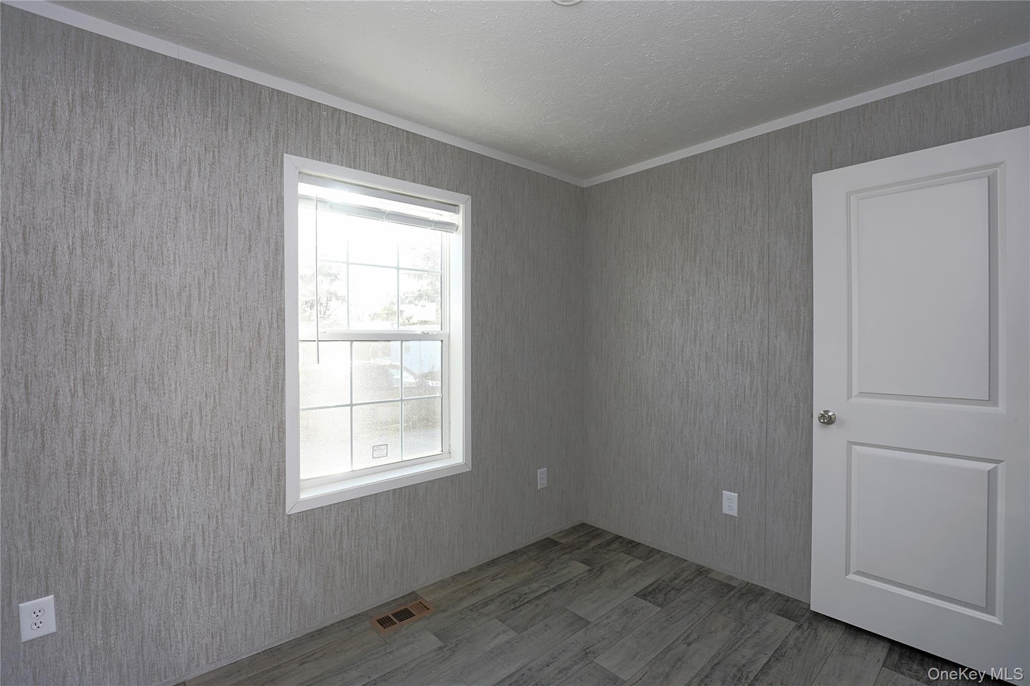 414 Joslen Boulevard Unit: 1 thumbnail 9