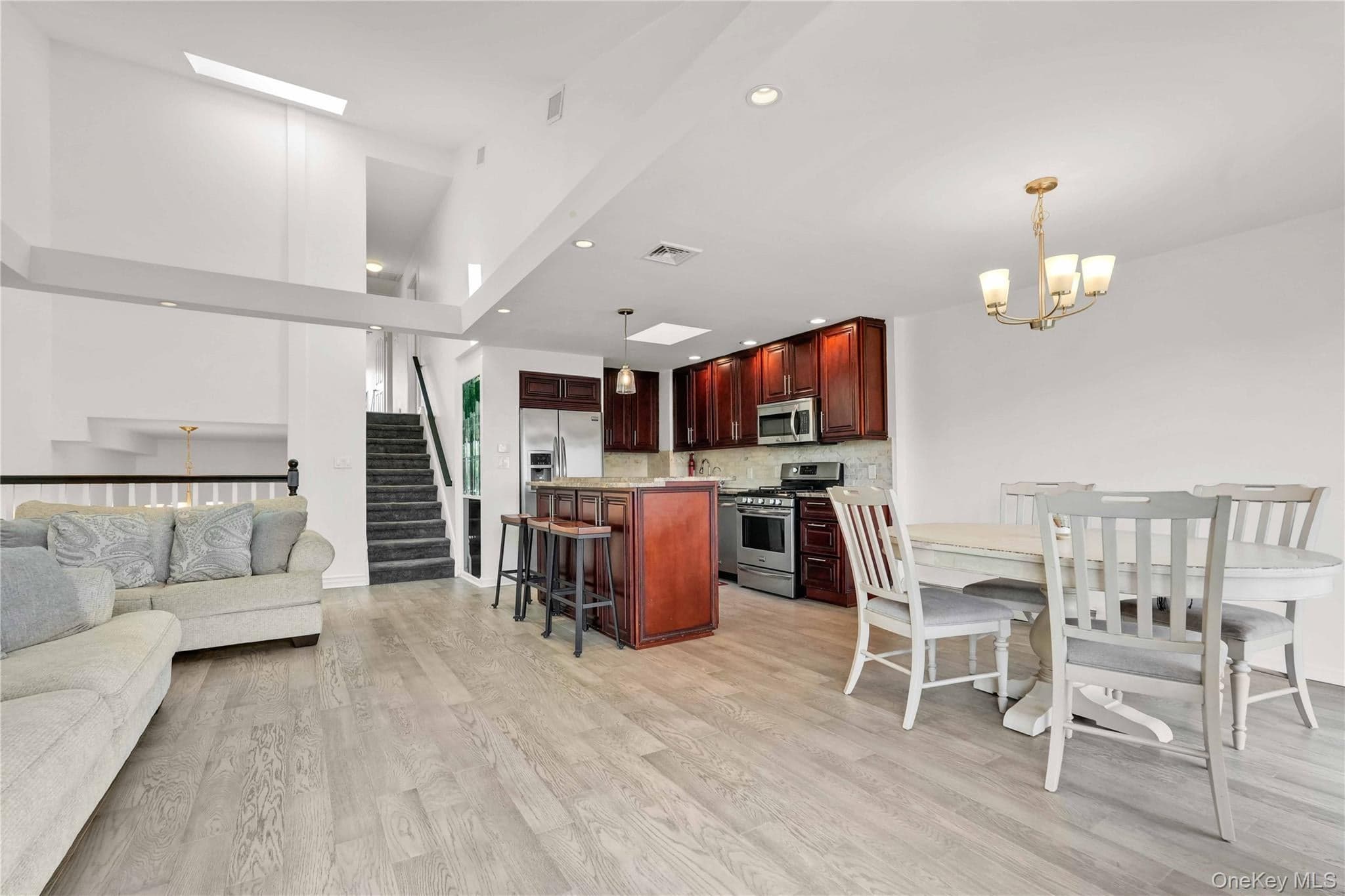 120-09 Riviera Court Unit: 10B thumbnail 2