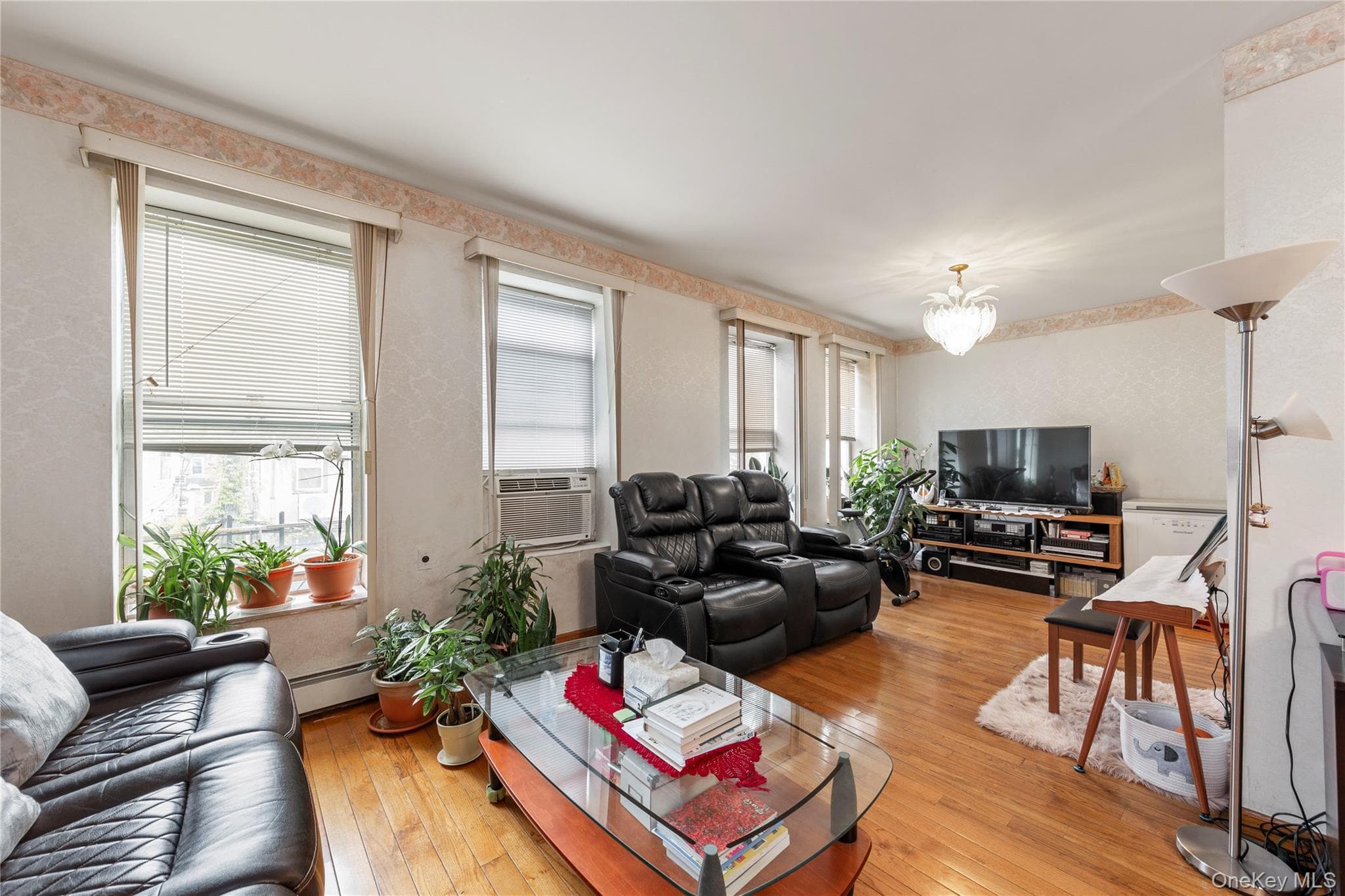 1727 E 14th Street thumbnail 2