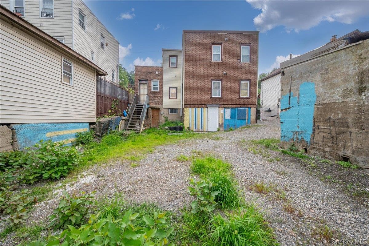 114-116 Ferris Avenue thumbnail 5
