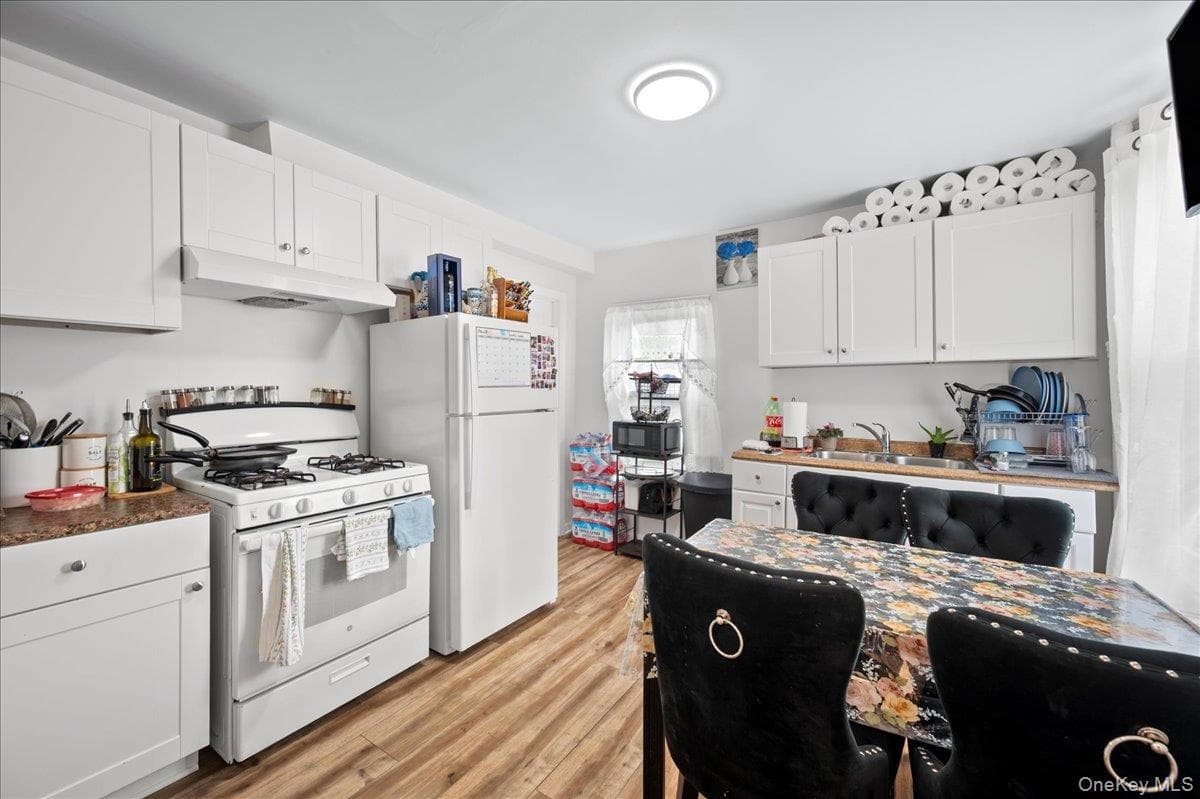 114-116 Ferris Avenue thumbnail 14