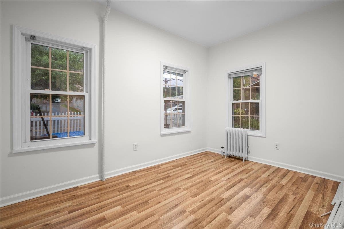 114-116 Ferris Avenue thumbnail 9