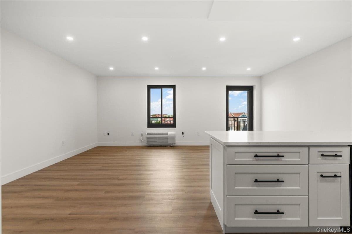 100 Broadway Unit: 4T thumbnail 5