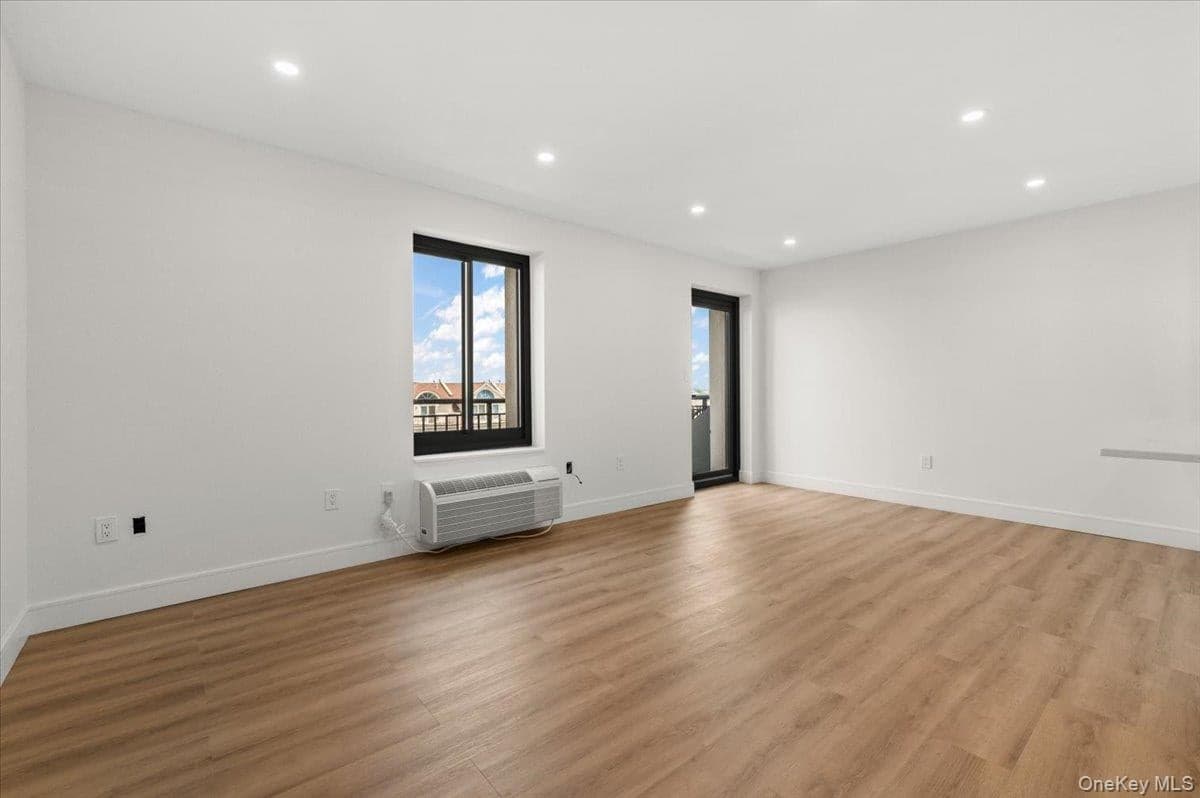 100 Broadway Unit: 4T thumbnail 9