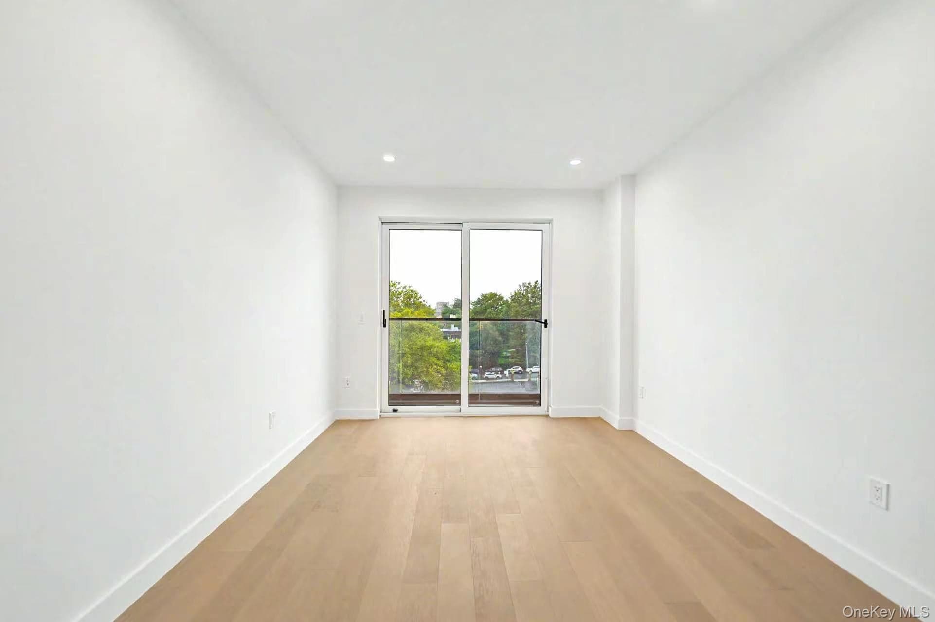 150-02 Northern Boulevard Unit: 3F thumbnail 4