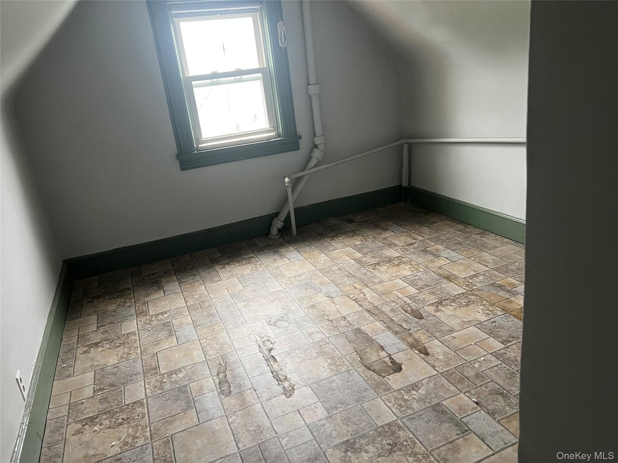 1639 Taylor Avenue thumbnail 9