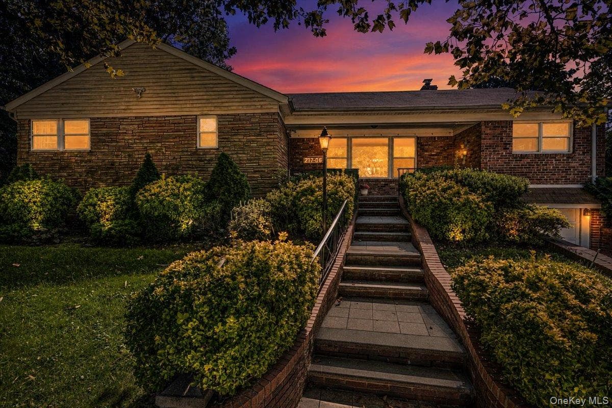 217-06 Stewart Road, Oakland Gardens