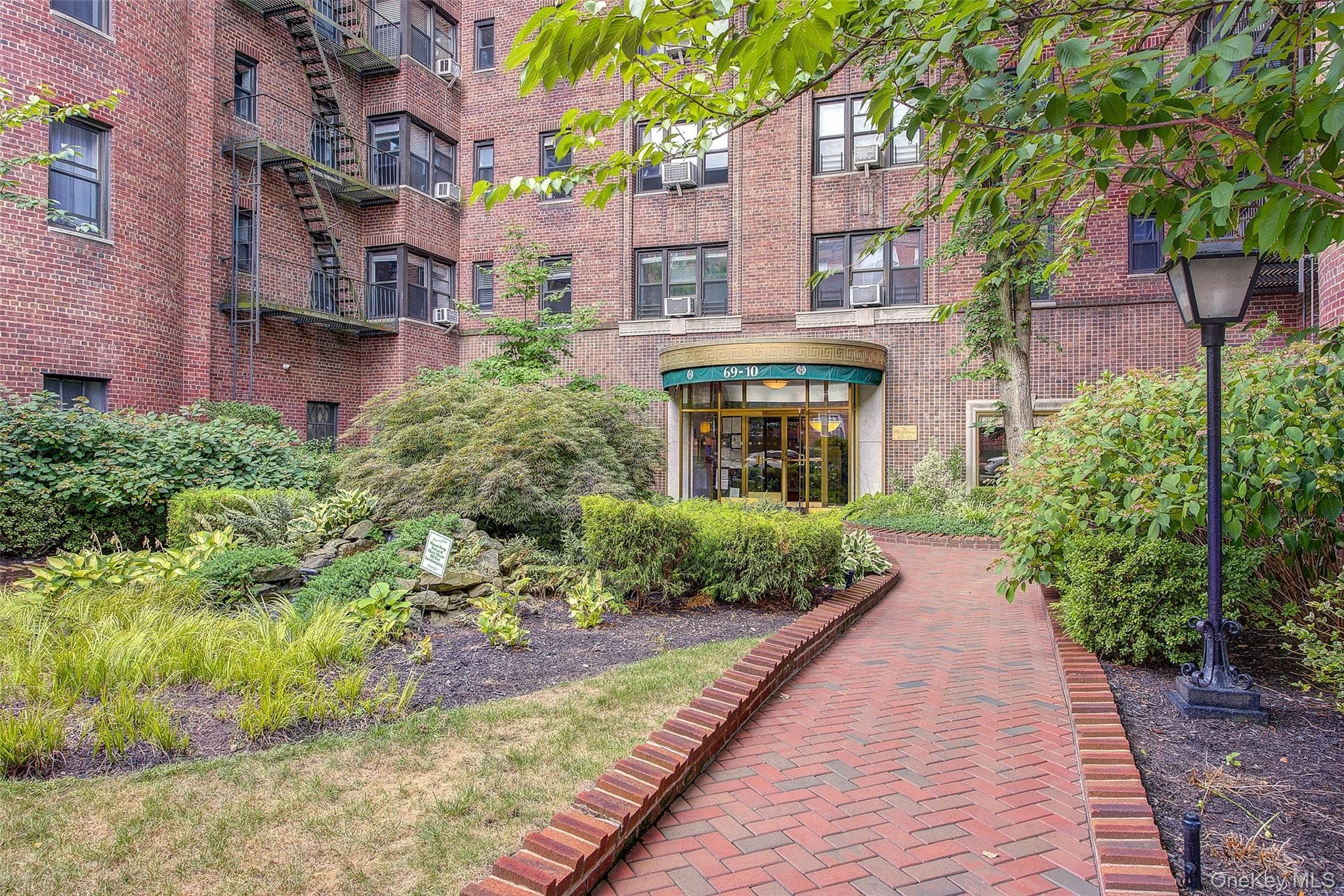 69-10 Yellowstone Boulevard Unit: 207 thumbnail 4