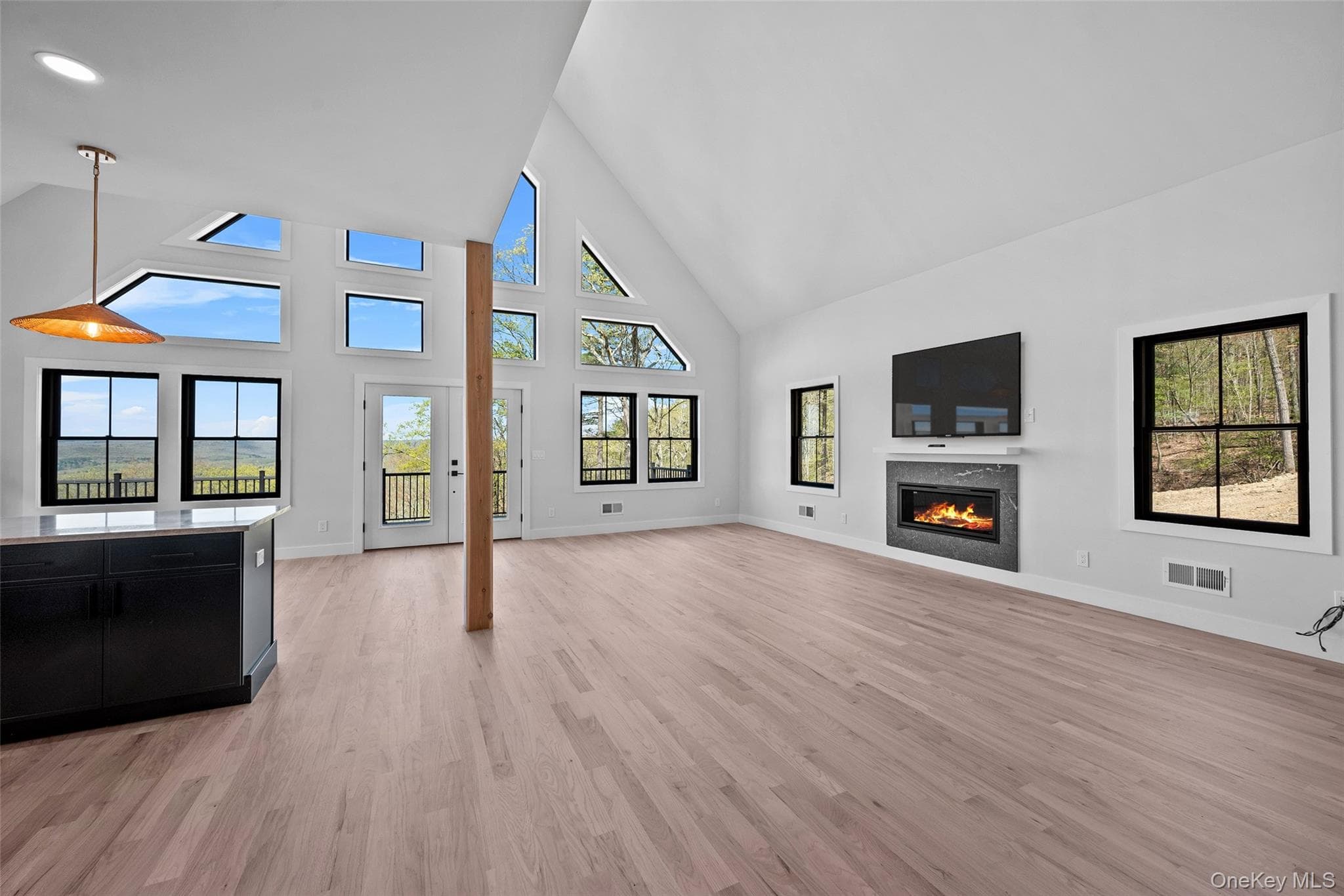 98 Fox Hill Road thumbnail 9