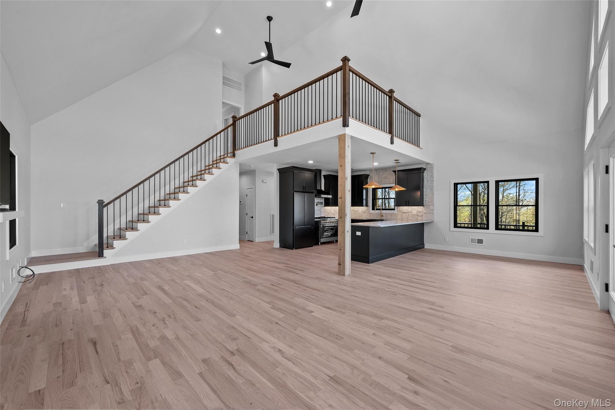 98 Fox Hill Road thumbnail 19