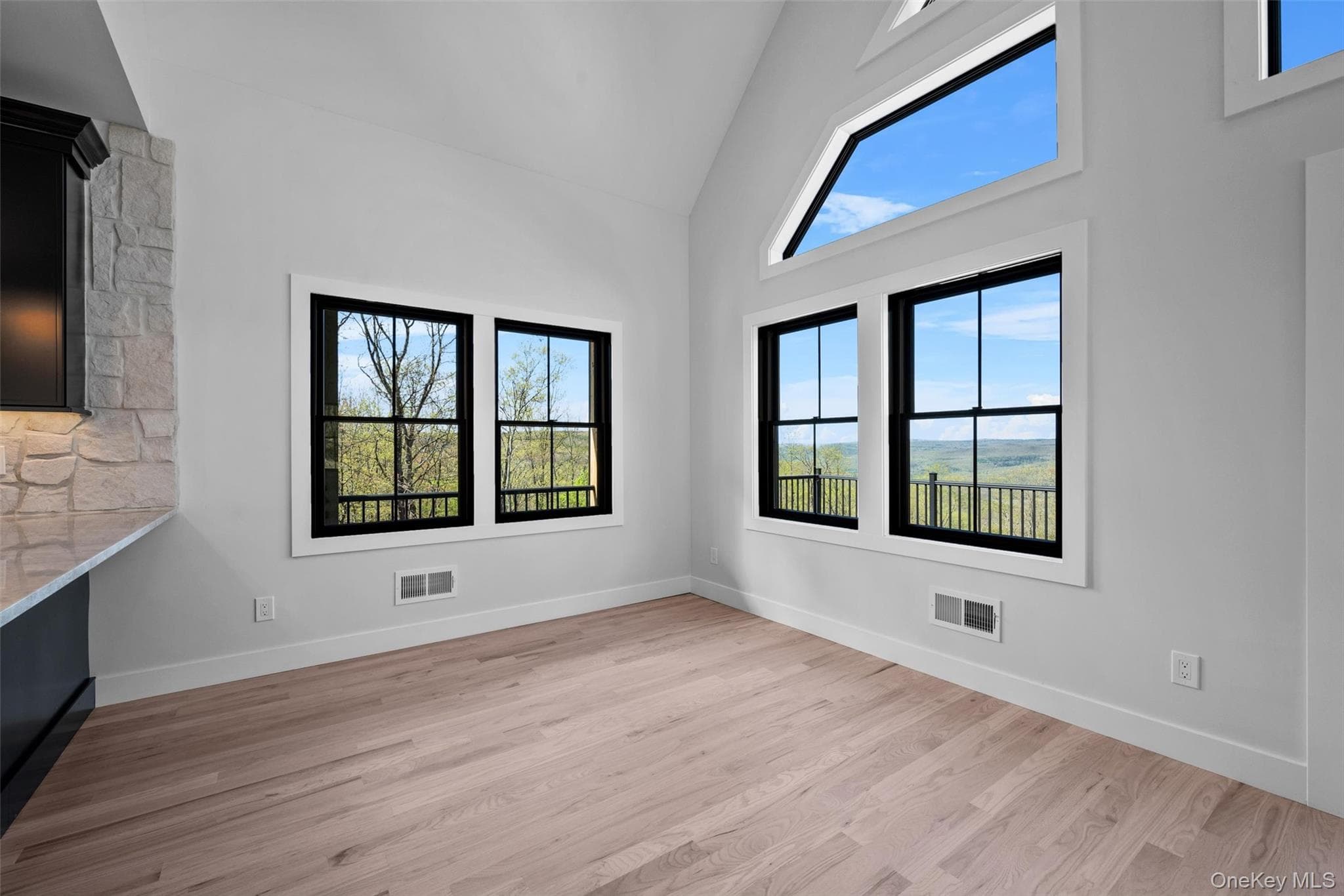 98 Fox Hill Road thumbnail 20