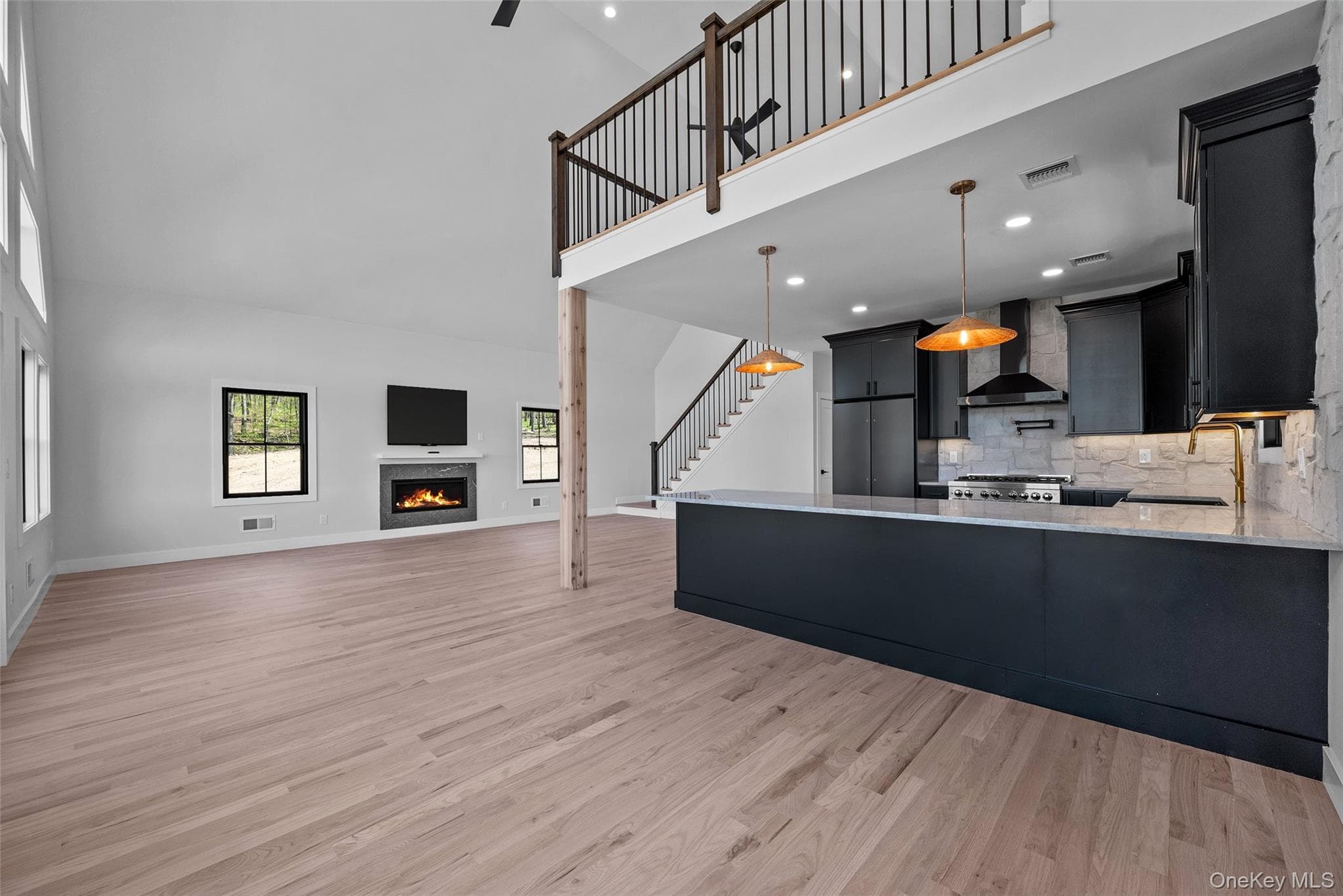 98 Fox Hill Road thumbnail 12