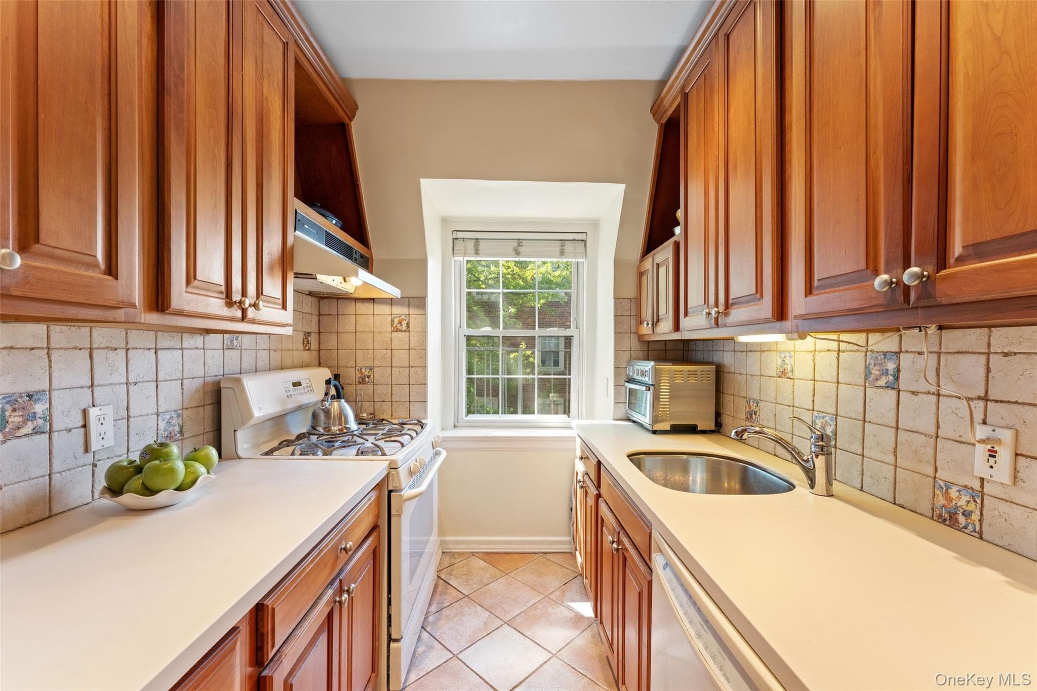 2 Alden Place Unit: 4D thumbnail 7