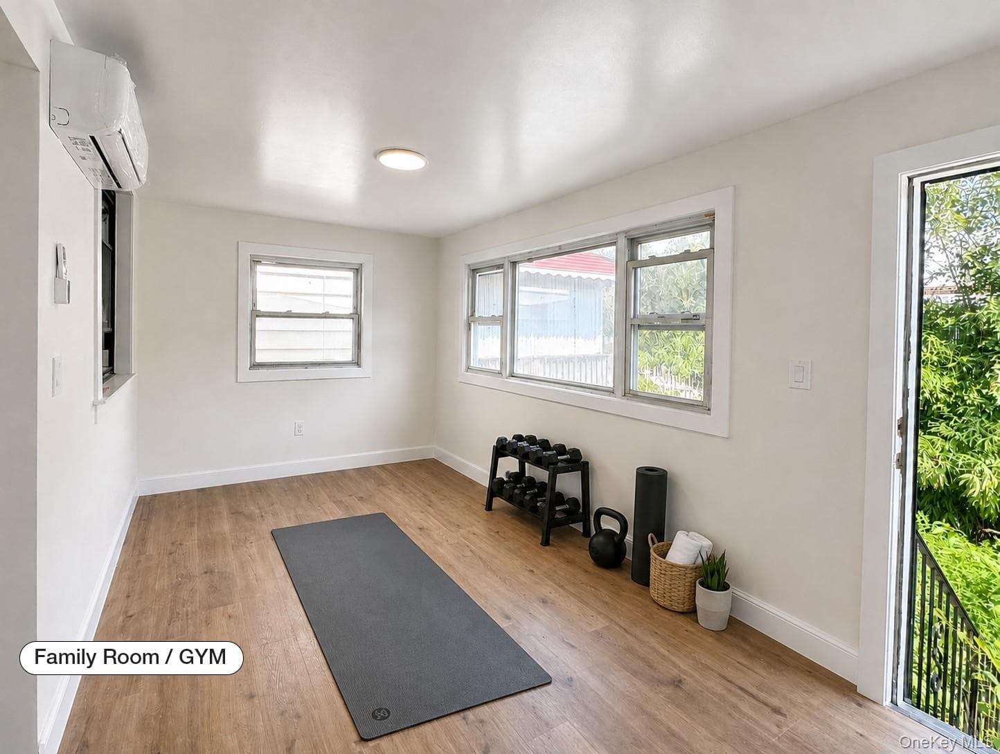 2942 Lurting Avenue thumbnail 4