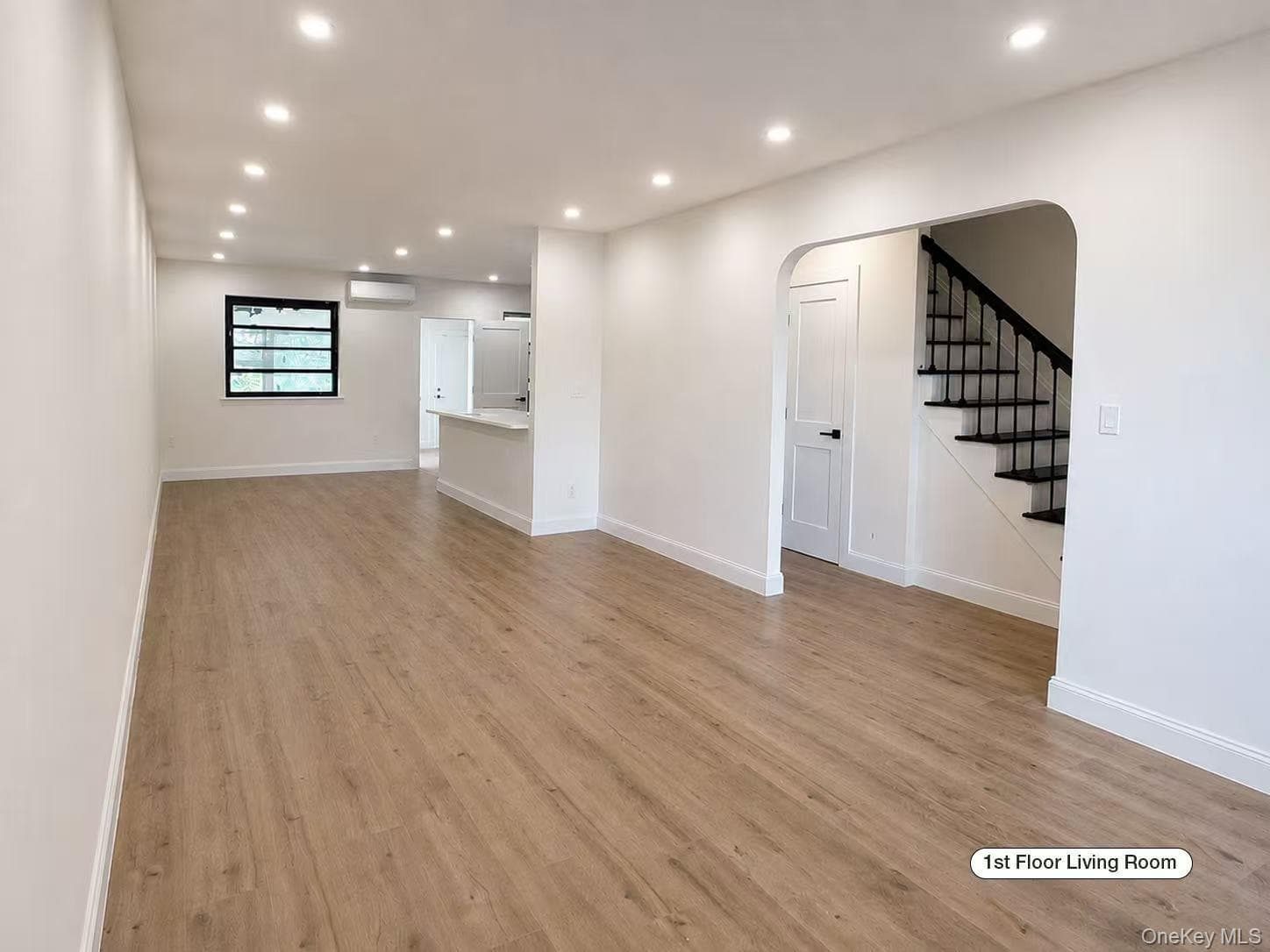 2942 Lurting Avenue thumbnail 2