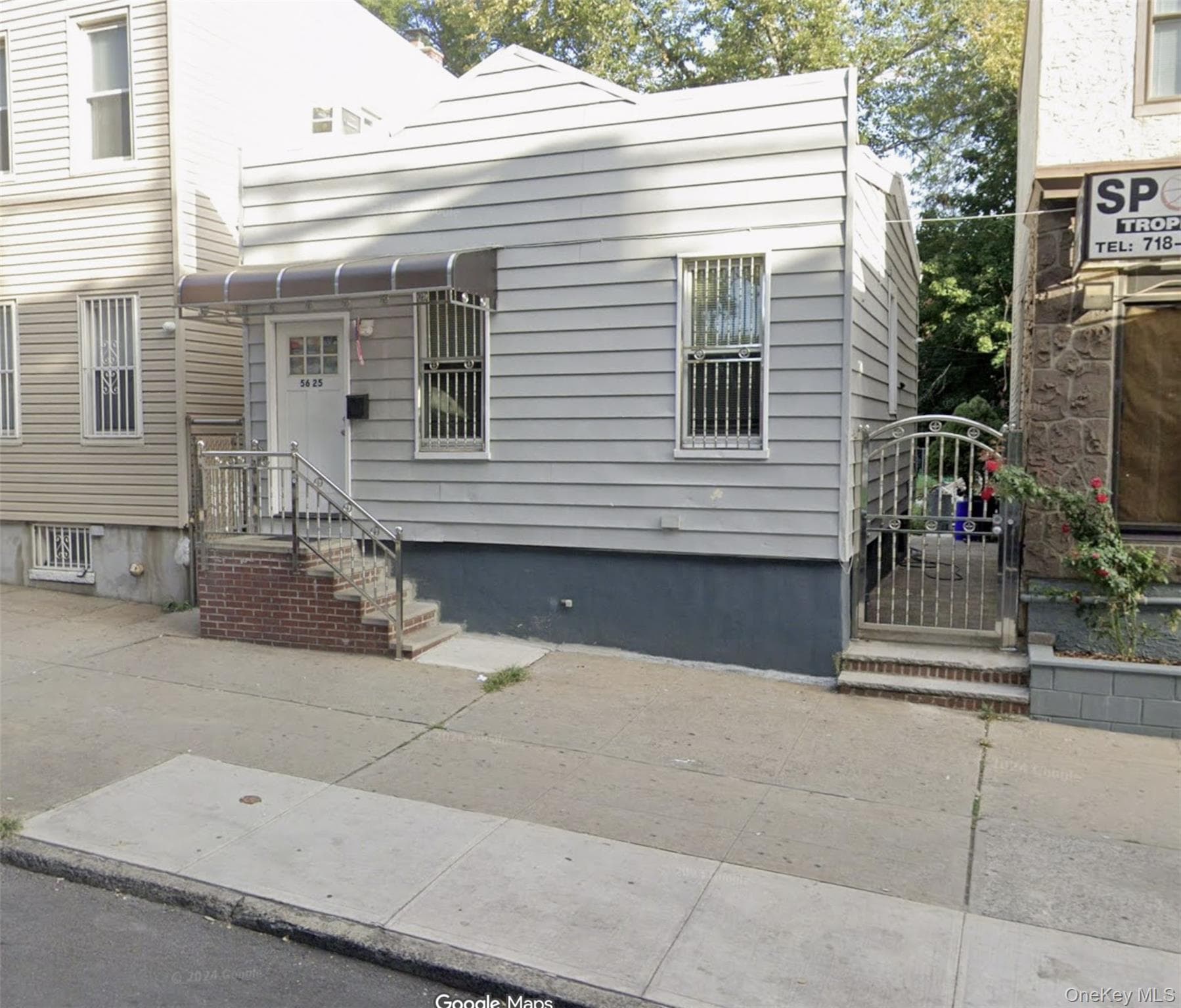 56-25 Roosevelt Avenue, Woodside