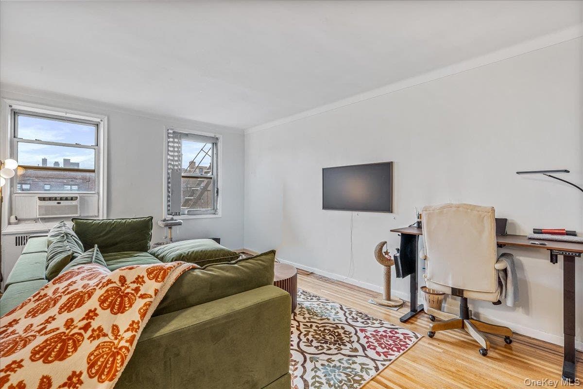 65-74 Saunders Street Unit: 6J thumbnail 3
