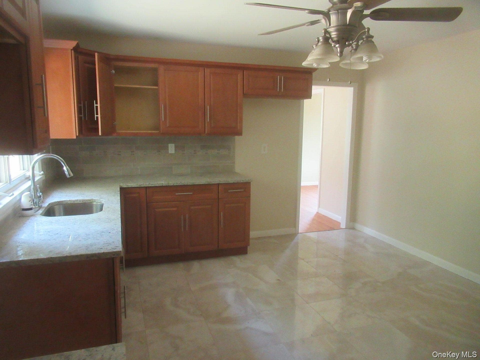 33 Meadow Avenue thumbnail 15