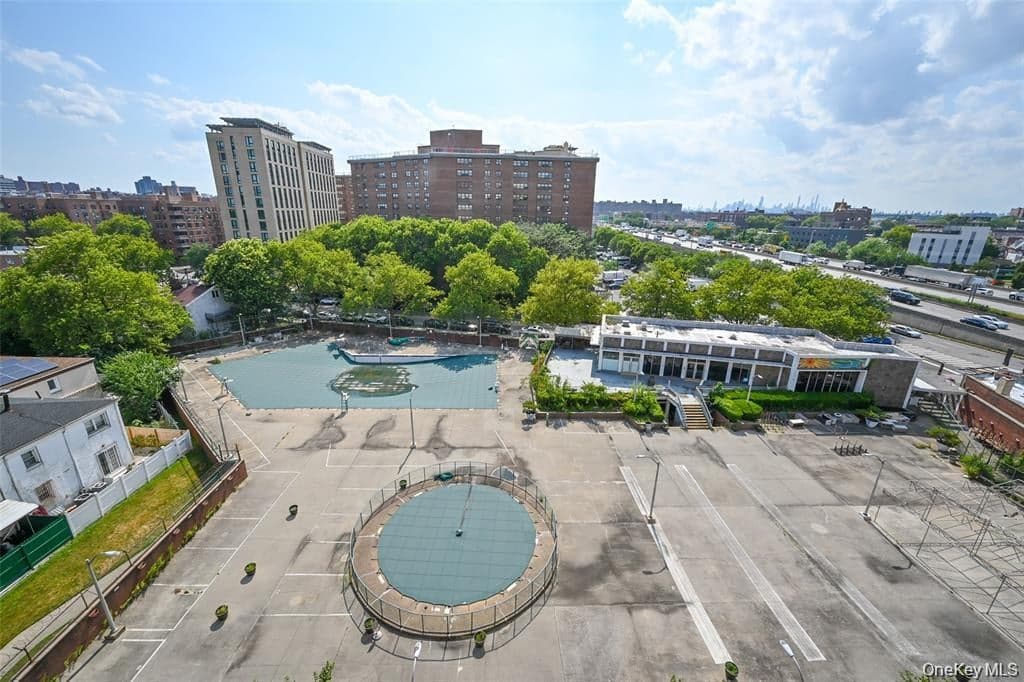 61-20 Grand Central Parkway Unit: B303 thumbnail 12