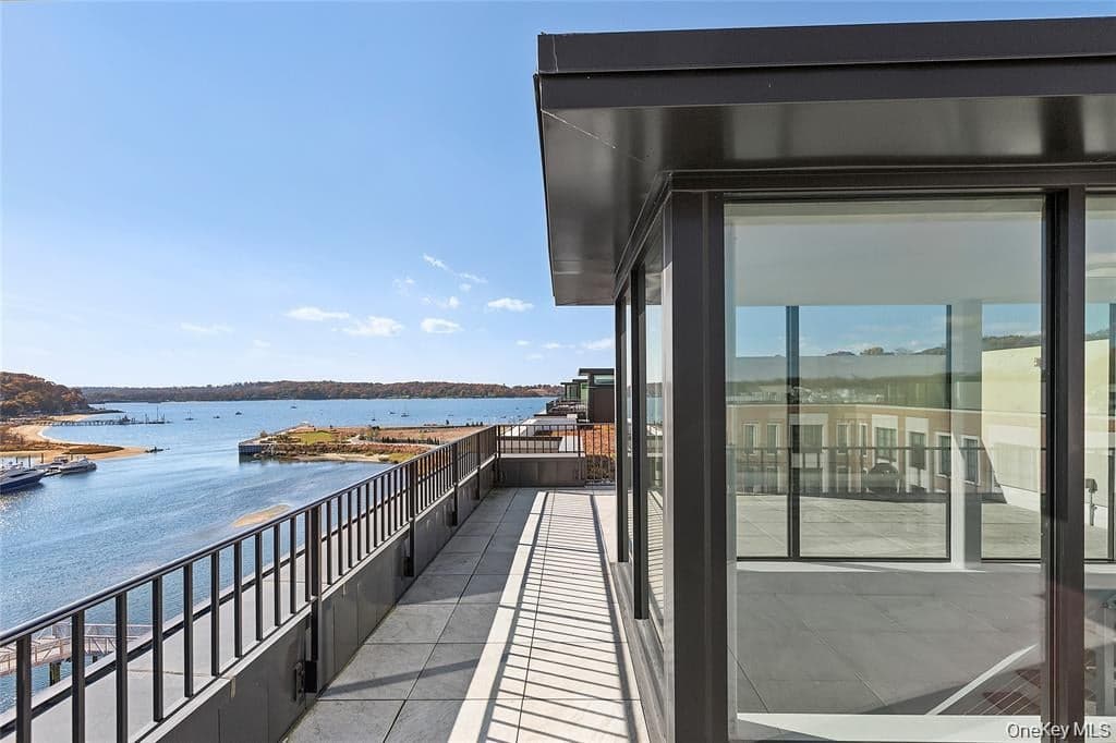 100 Garvies Point Road Unit: 1304 thumbnail 9