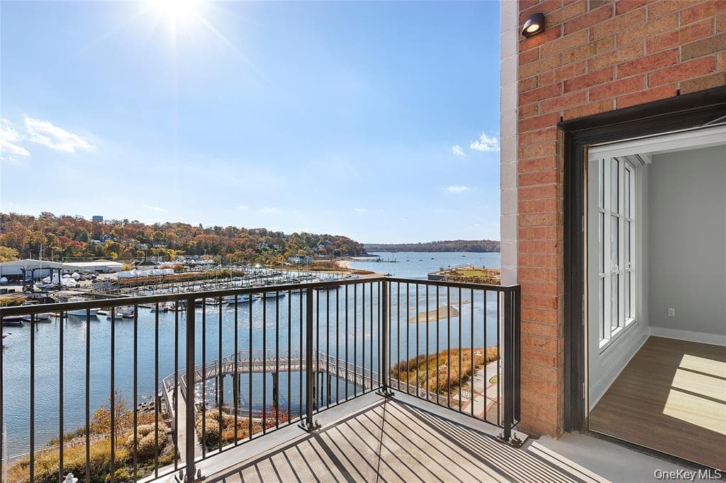 100 Garvies Point Road Unit: 1304 thumbnail 10