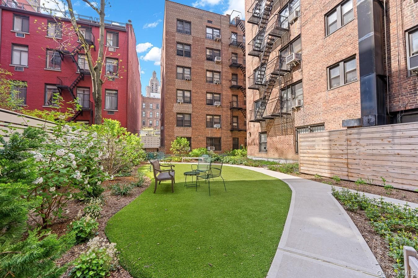 54 East 8th Street ST Unit: 3J thumbnail 18