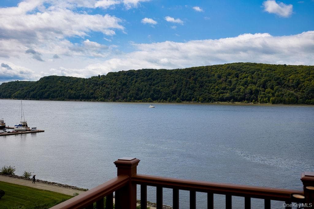 38 Hurlihe Street Unit: 38B, Poughkeepsie