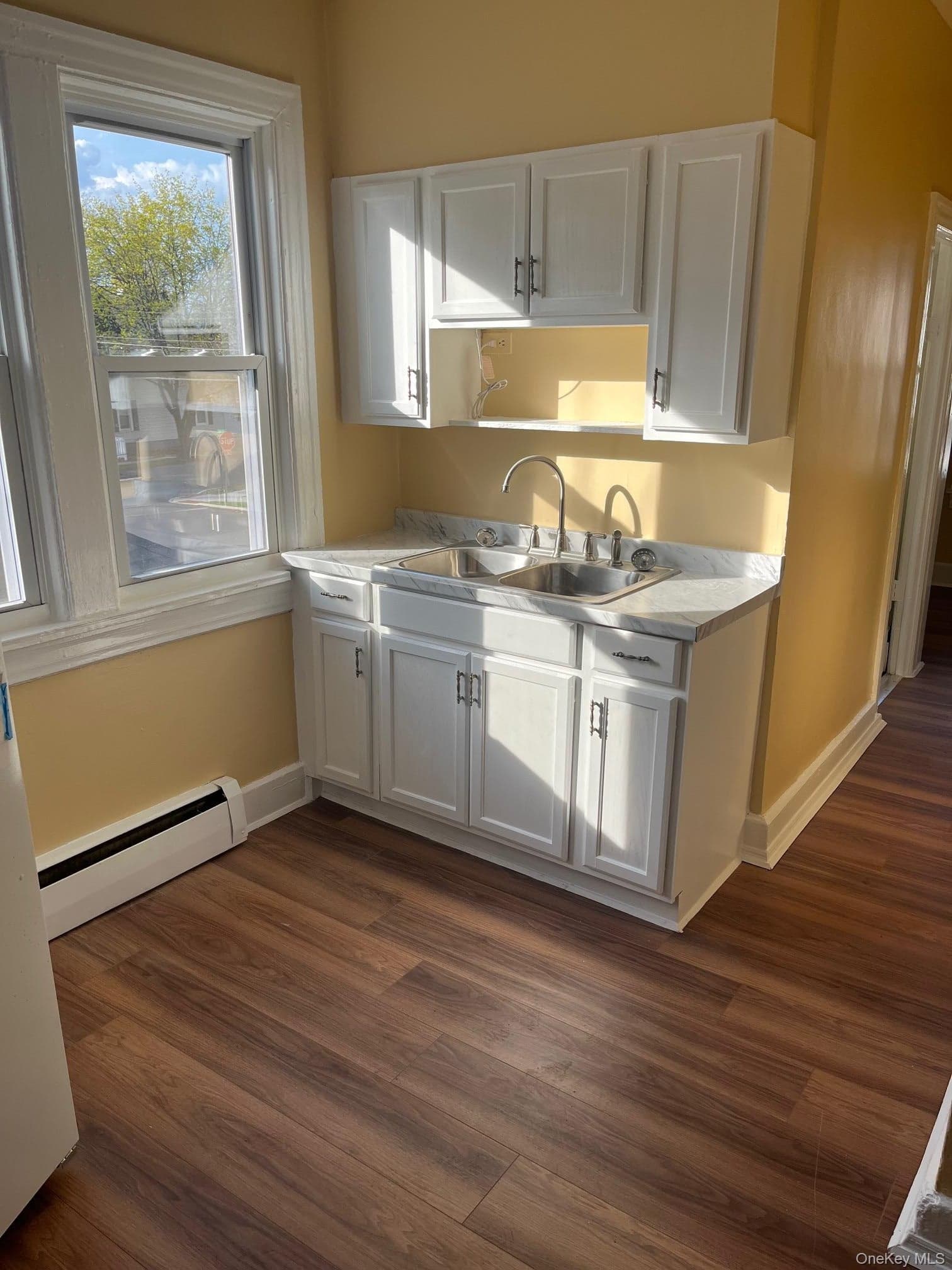 235 Smith Avenue thumbnail 4