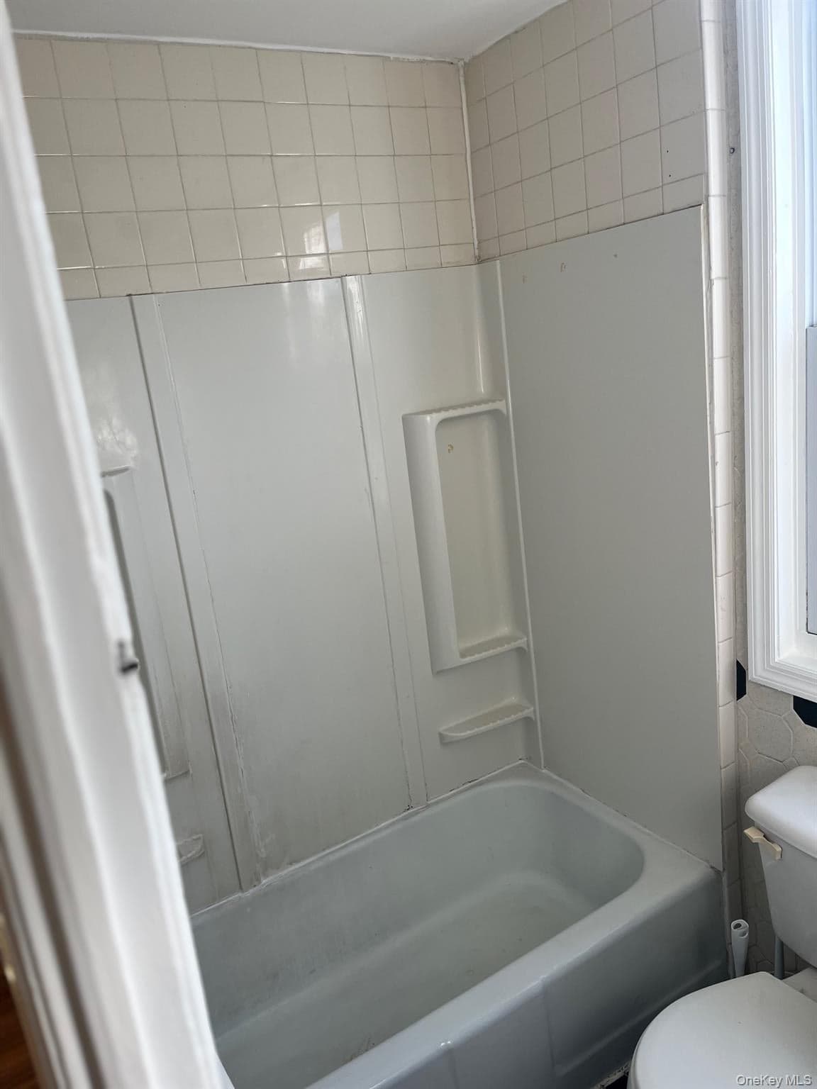 235 Smith Avenue thumbnail 5