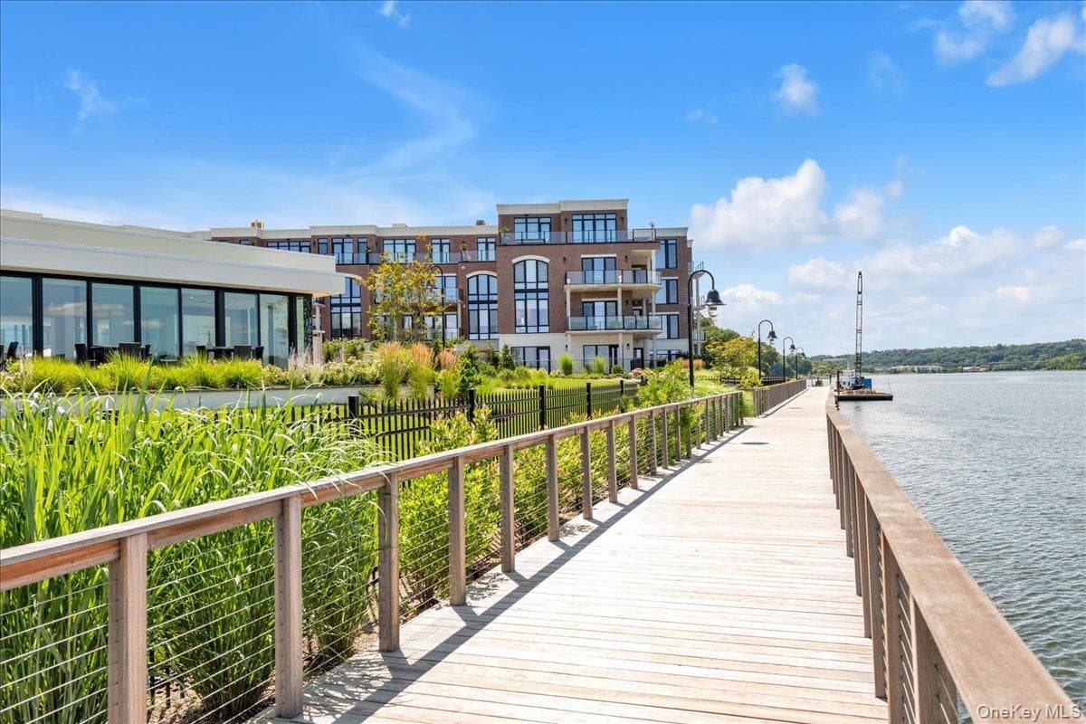 10 Shore Road Unit: 400 thumbnail 6