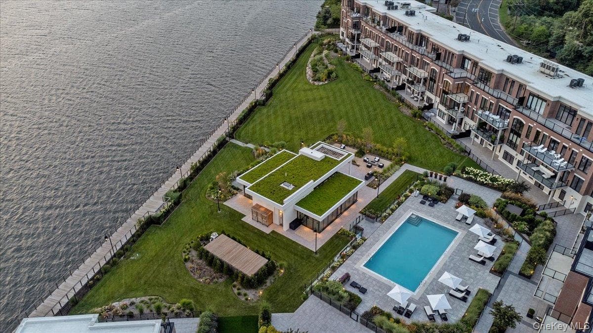 10 Shore Road Unit: 400 thumbnail 5
