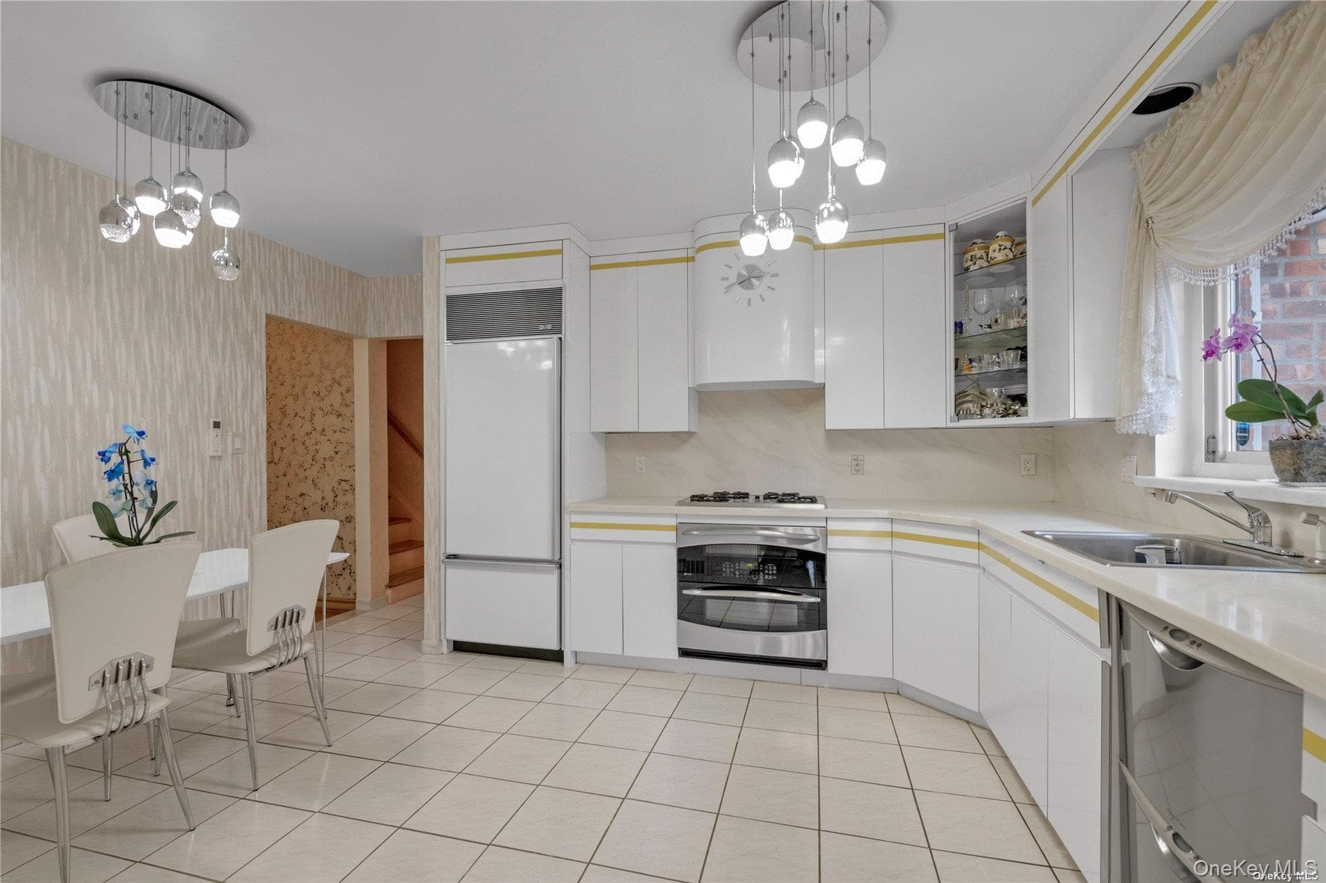 65-24 Ellwell Crescent thumbnail 10