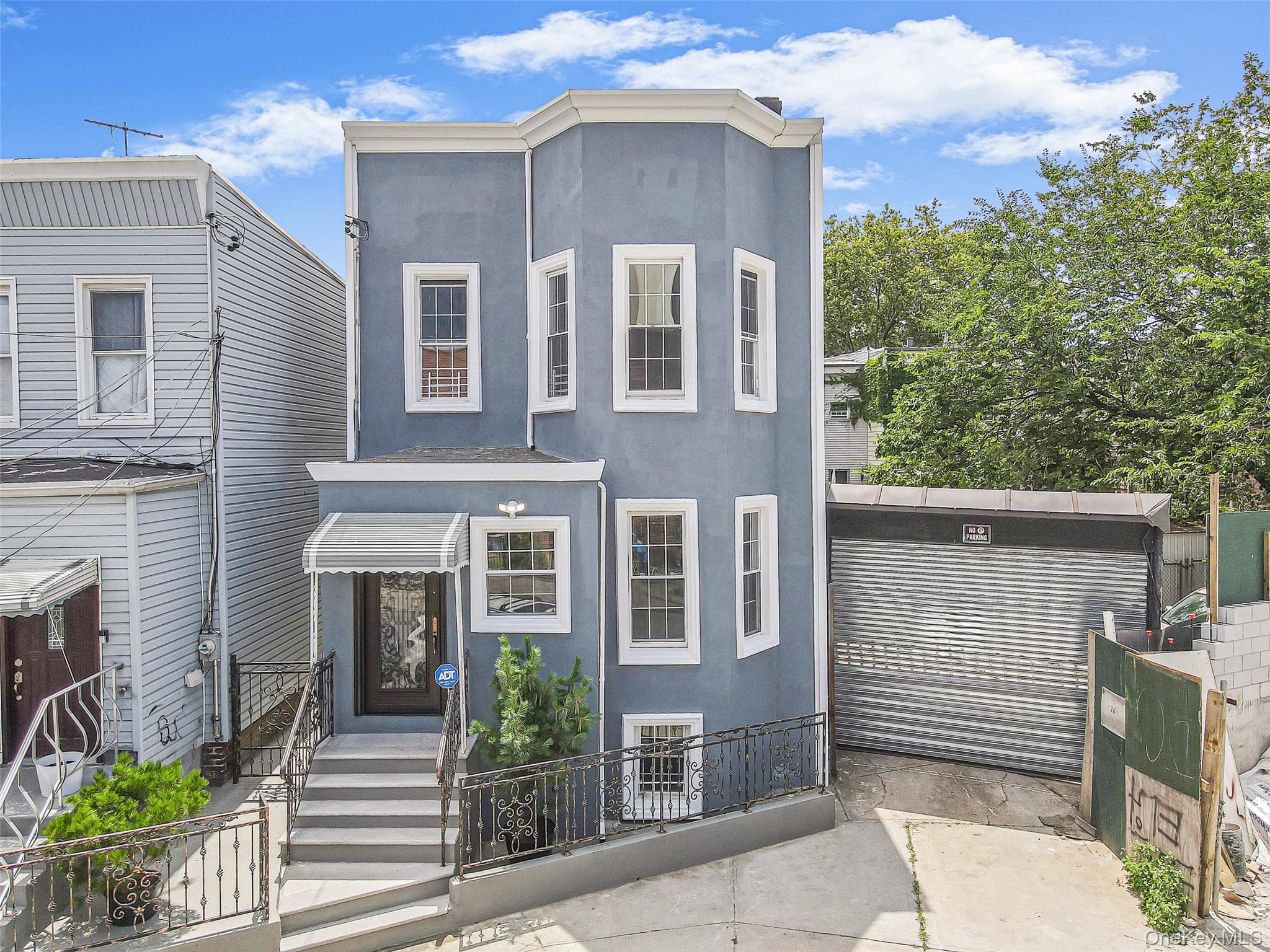 11-28 Welling Court, Astoria