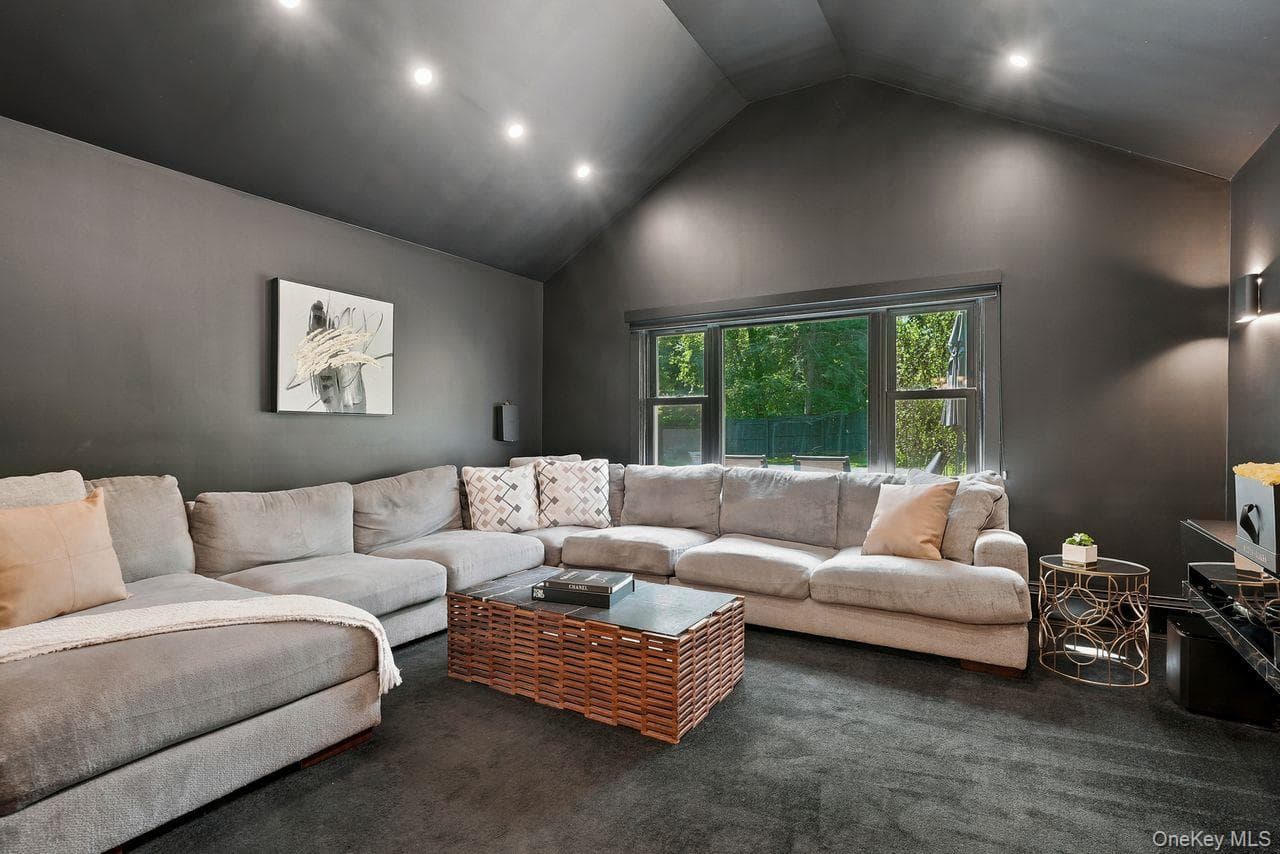 5 Deer Meadow Drive thumbnail 25