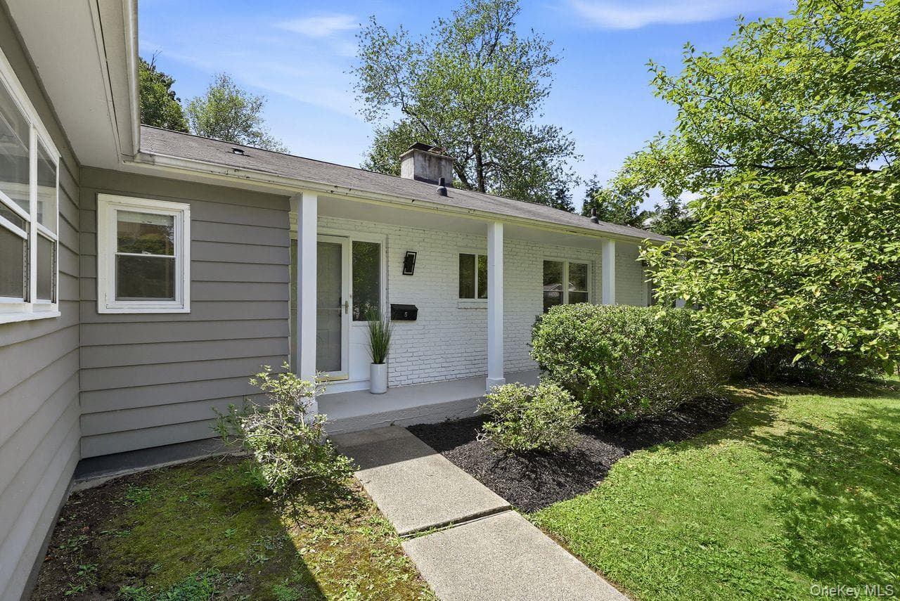 5 Deer Meadow Drive thumbnail 2