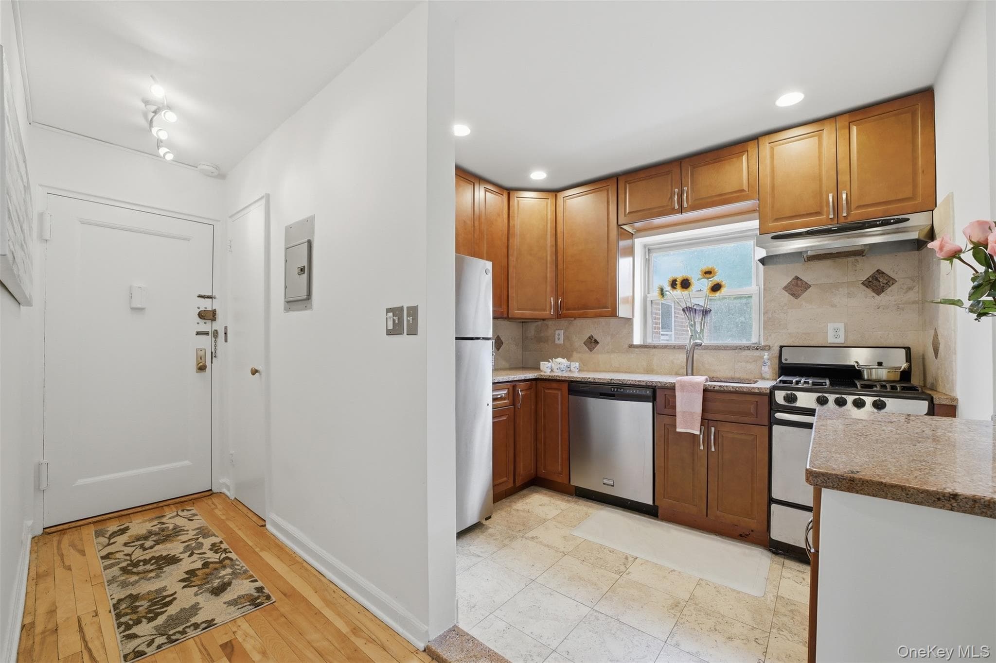 330 S Broadway Unit: B11 thumbnail 6