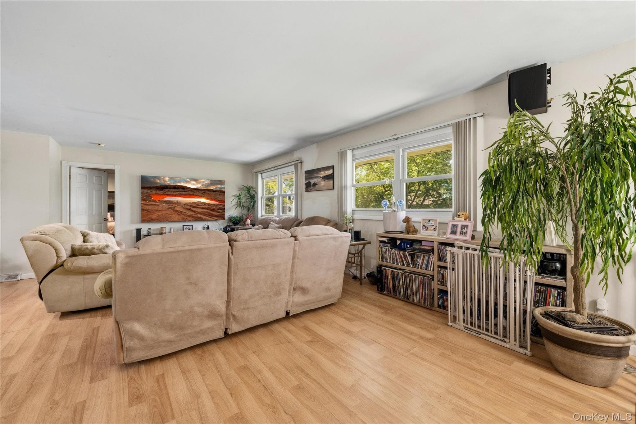 358 Lake Shore Drive thumbnail 8