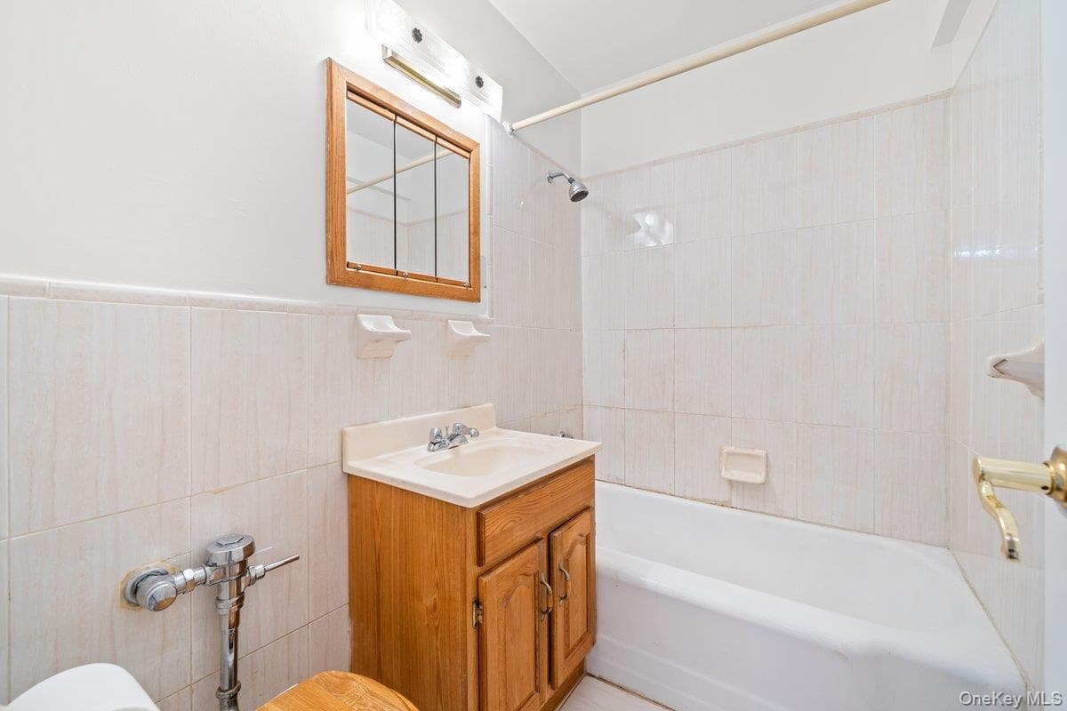 6300 Riverdale Avenue Unit: 5A thumbnail 11