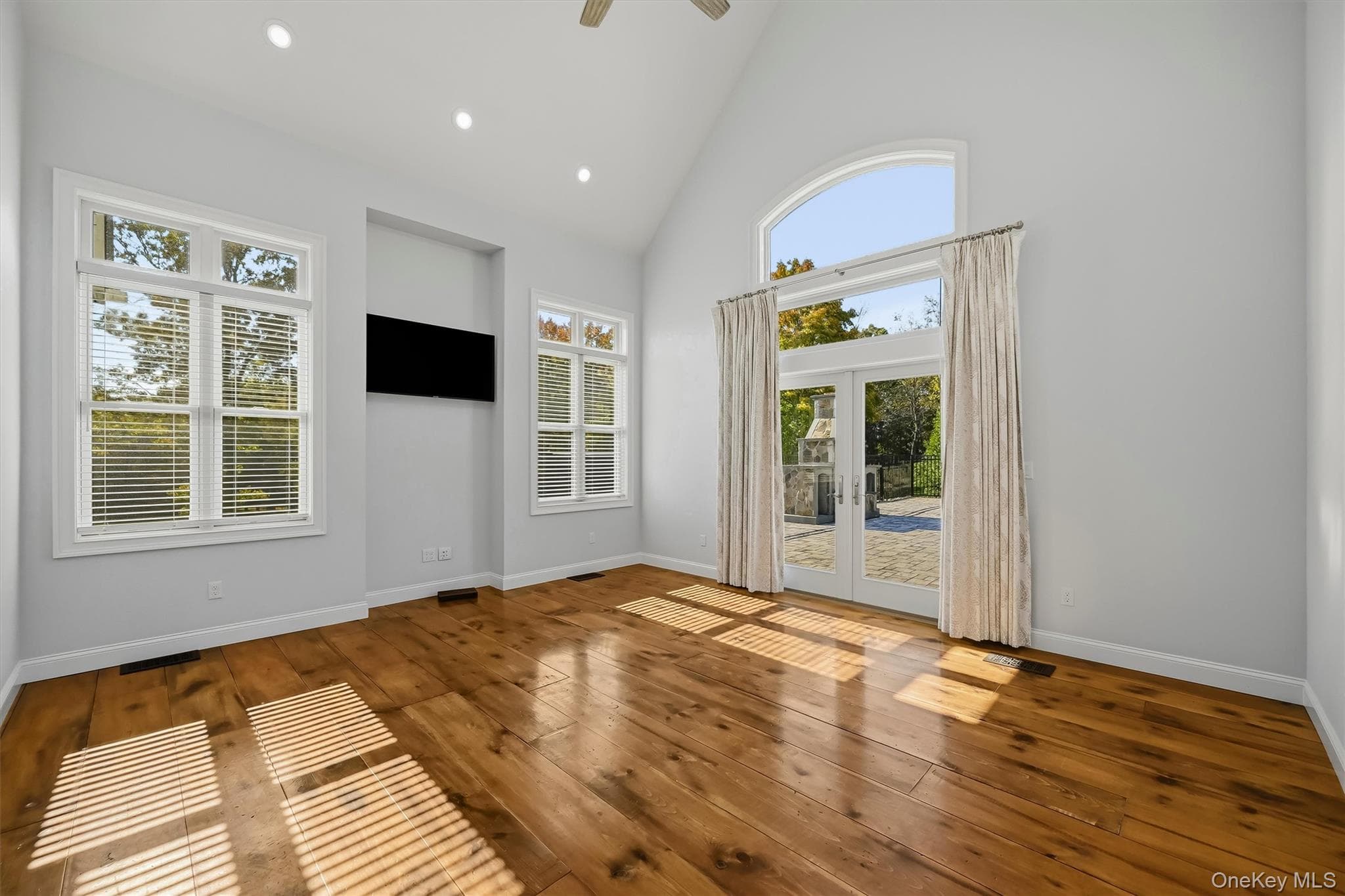 39 Everett Road thumbnail 15